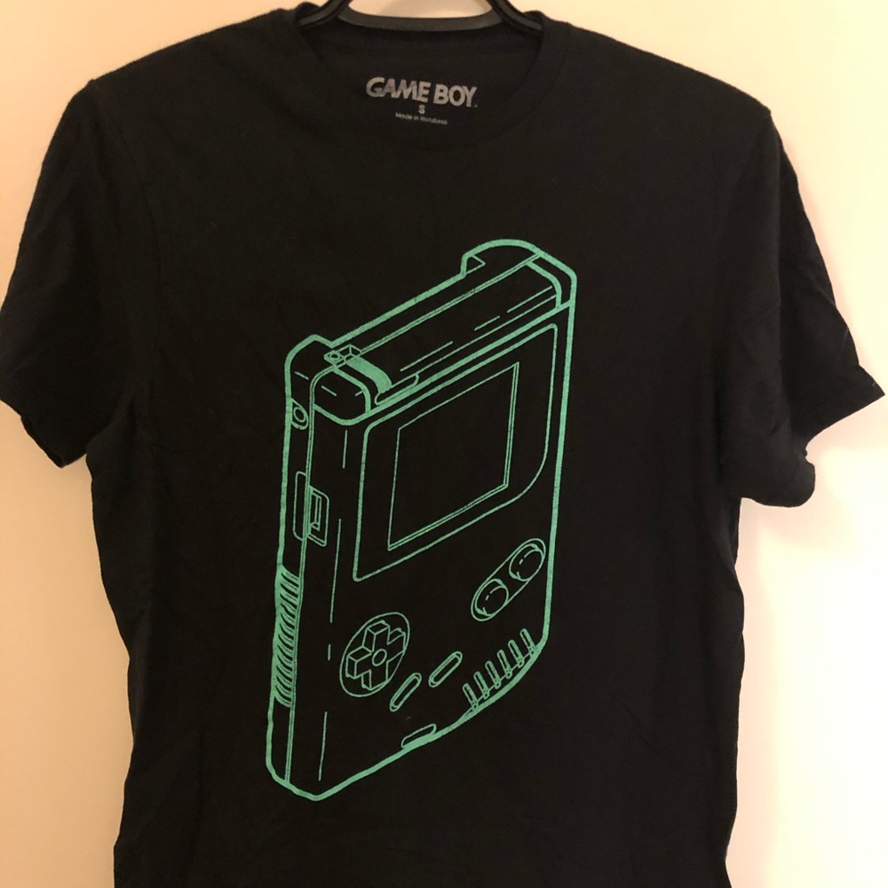 Men’s gameboy shirt sleeve tee
